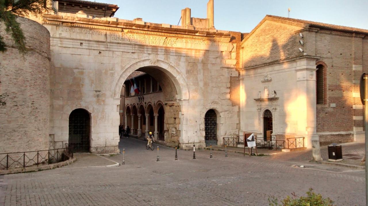 Luna Di Citta Fano Exteriör bild